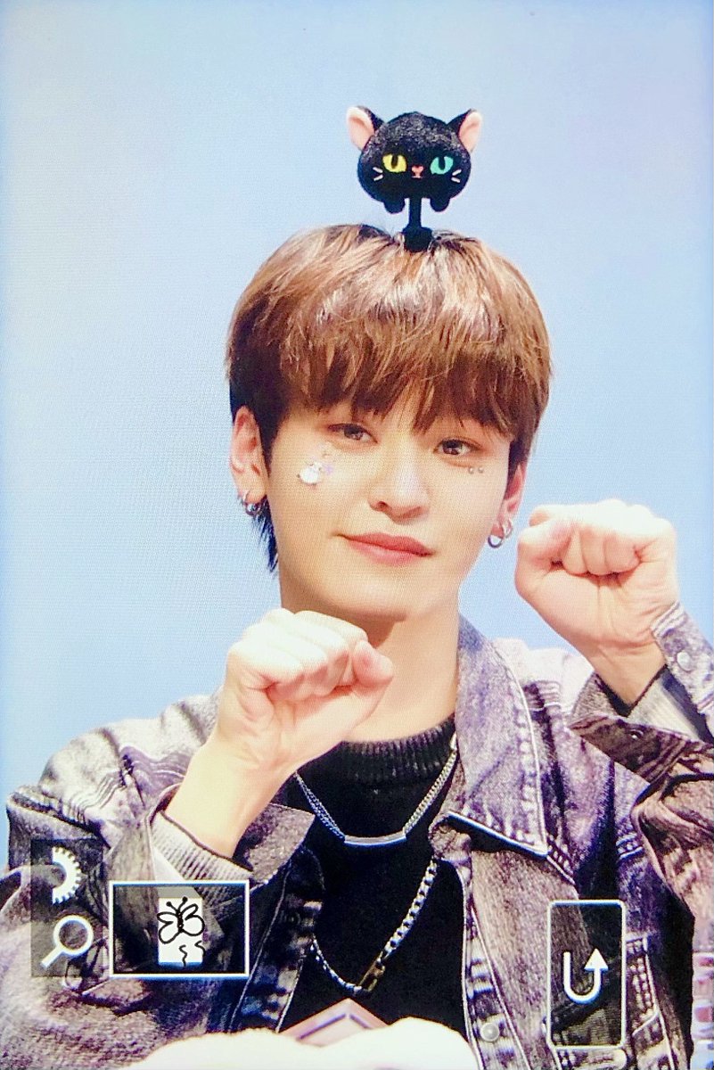 Butterfly_0259's tweet photo. 221211 🐈‍⬛

#템페스트 #태래
#TEMPEST #TAERAE https://t.co/sMfbBDVtwn