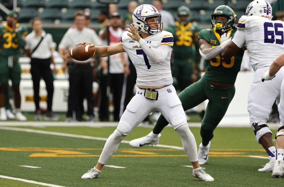 M3Lucien's tweet photo. After a great conversation with @CoachGGattuso &amp; @BillNesselt_UA blessed to receive my 9th D1 offer from University of Albany ‼️@UAlbanyFootball @JUCOFFrenzy @JuCoFootballACE https://t.co/JDt9hqmsAf