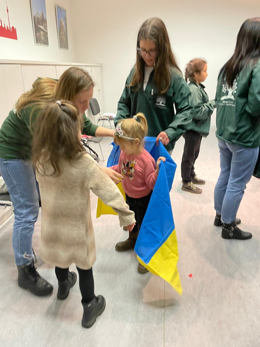Inspiriert durch unseren Austausch über "aktive Ausstellungsräume" in <a href="/NeueSynagogeBLN/">NeueSynagogeBerlin-CentrumJudaicum</a>. Hier mit Tanja, Dascha, Inga und anderen wunderbaren Frauen aus Kiyiv, Nikolayiv, Odesa von #Masorti