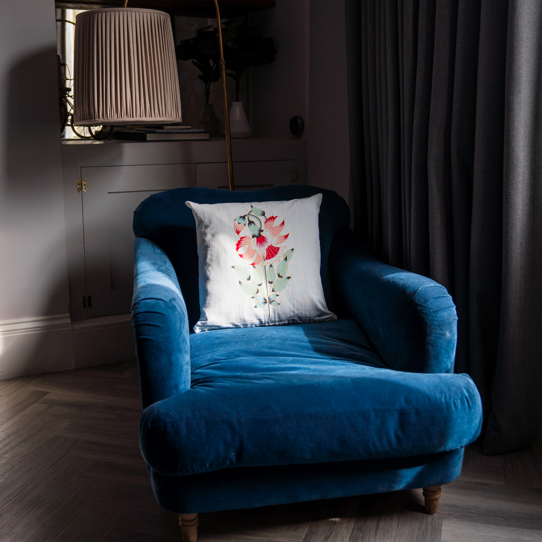 Add a bit of French flair to your living room decor with our white cushion cover.

Visit our website, to see more of our design.

#ecofriendlyproducts #sustainableproducts #homedecorationideas #homedecoration #homedecor #homedecoruk #ecofriendlyhome #sustainableliving #tikauo