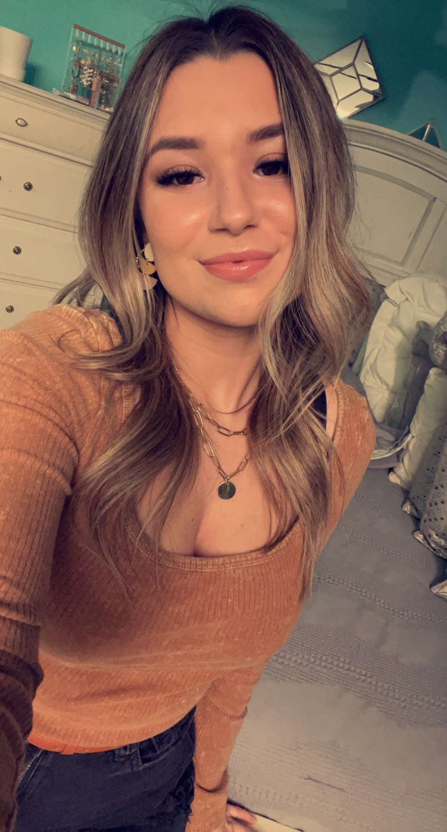I know selfies aren’t really a thing but it’s okay, right??