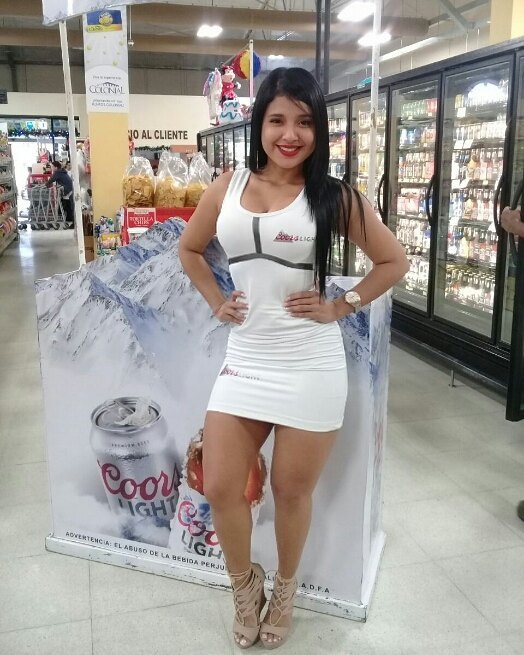 SexyVestidos's tweet photo. Alguien que la saque de trabajar? https://t.co/oAa3OI30Ct