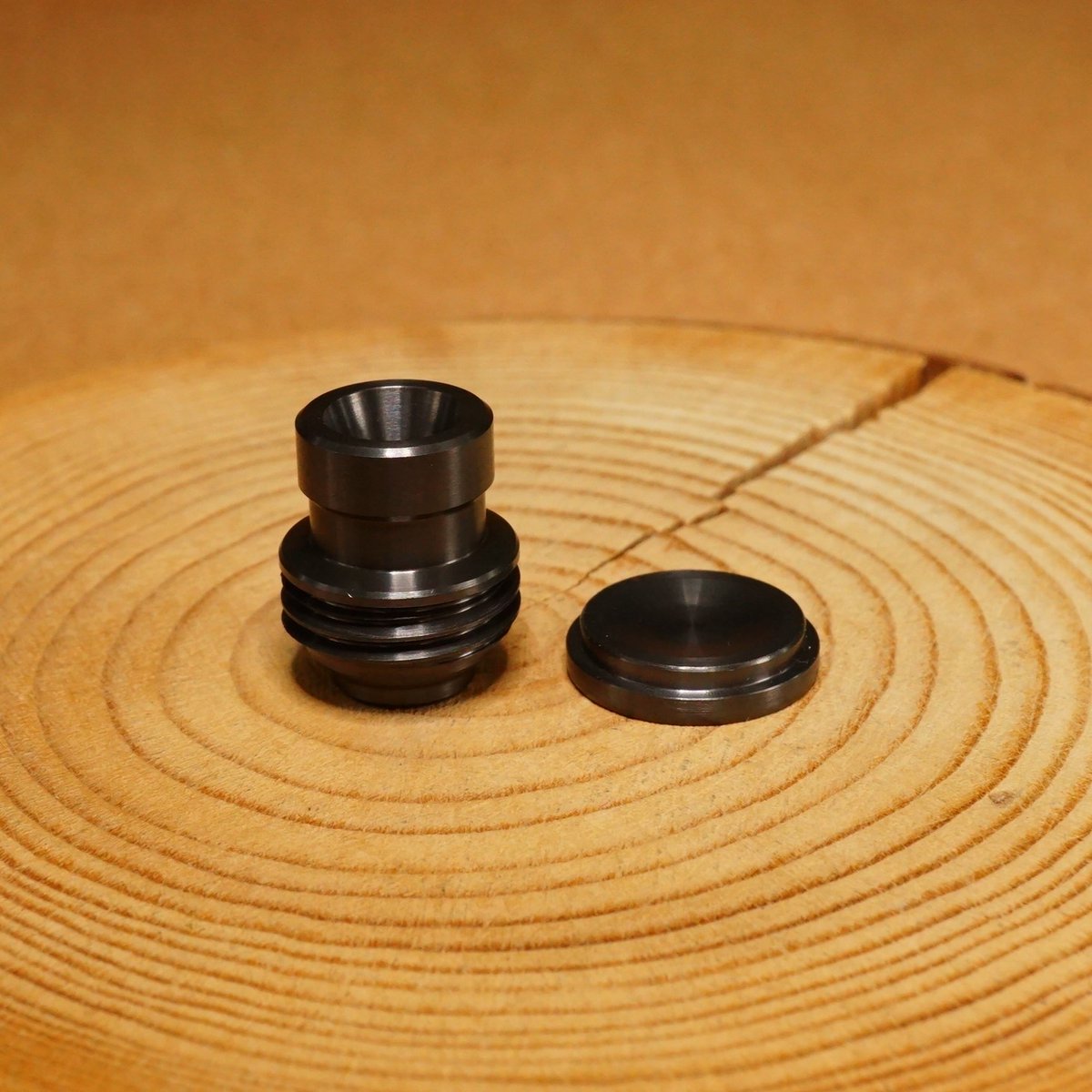 VAlphaline's tweet photo. Never Normal｜Warp-pipe &amp; Round Button set - Black Zirconium 入荷。国内入外で手困難の激レアアイテム。コンディションは極微細な使用感程度の非常に良好な状態ですので、是非お見逃し無く！😘😘😘DM大歓迎 #NeverNormal #WarpPipe #Button #Zirconium #Vape #vape好きな人と繋がりたい #vape放出 https://t.co/Tvg6HXv6eB