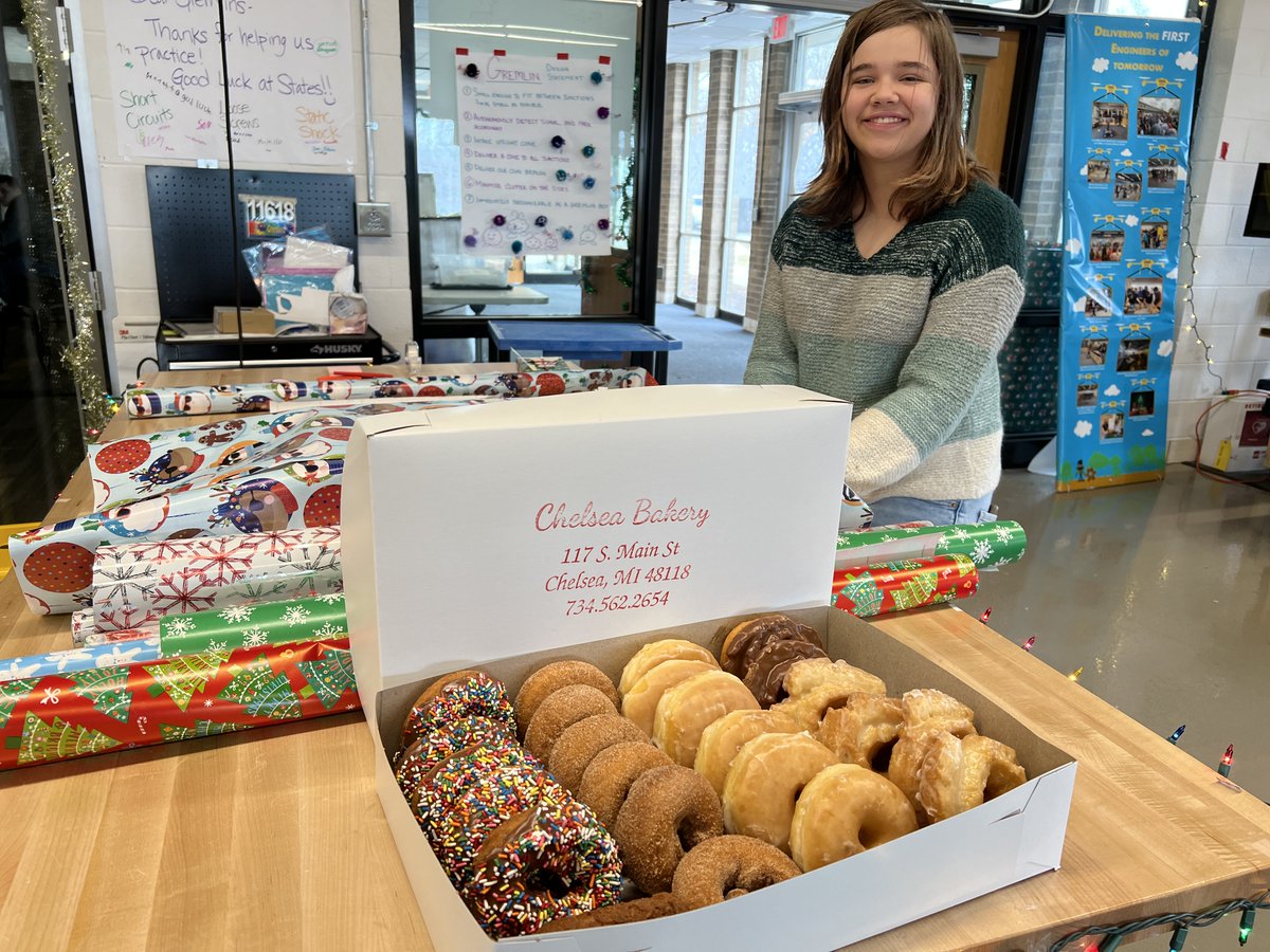 ChelseaRobots's tweet photo. Wonderful way to start Chelsea Robotics Wrap-A-Palooza Community event is with donuts donated by Chelsea Bakery! Thank you. Come by 10-noon, 10-4 to get your gifts wrapped for the Holiday for fee. @ChelseaSchools @ExploreChelsea #ChelseaMichigan https://t.co/yEOMThgF8S