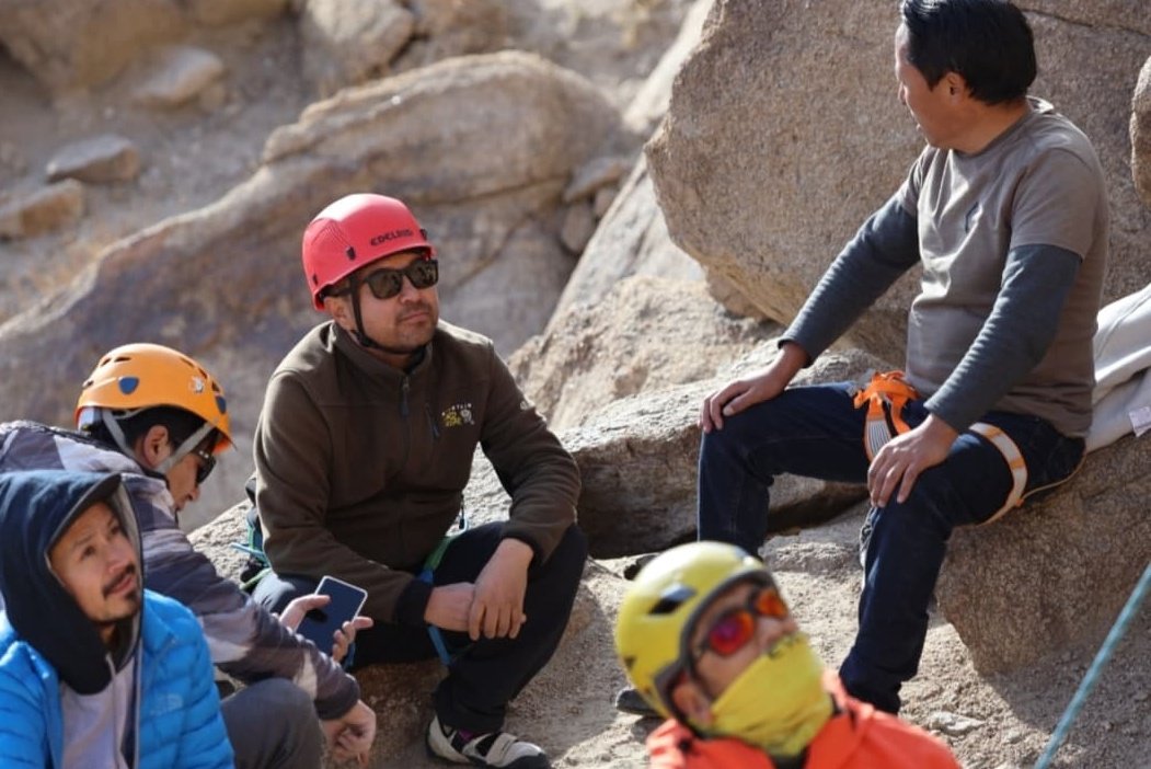 "You are not in the mountains. The mountains are in you.” John Muir
#InternationalMountainDay 
#InternationalMountainDay2022
#ladakh #mountains #leh #utladakhtourism #winter
#travel #hiking #trekking