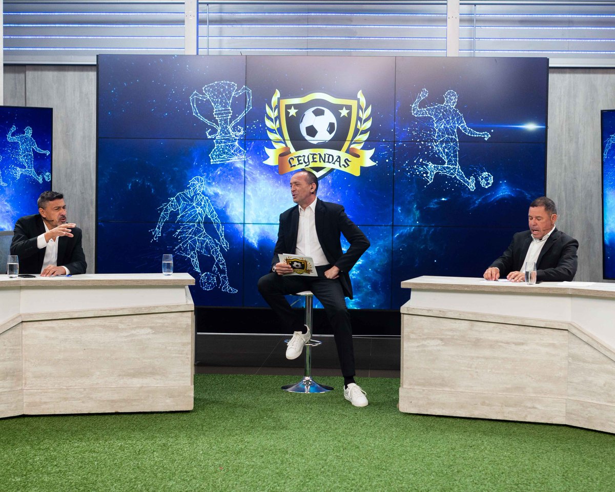 leyendasonline's tweet photo. ¡Último programa del año con este panel de lujo! 📺 

Gracias por sumarte a las #LeyendasPorGEN, nos encontramos de nuevo desde Enero ⚽ https://t.co/73ggk8aFwf