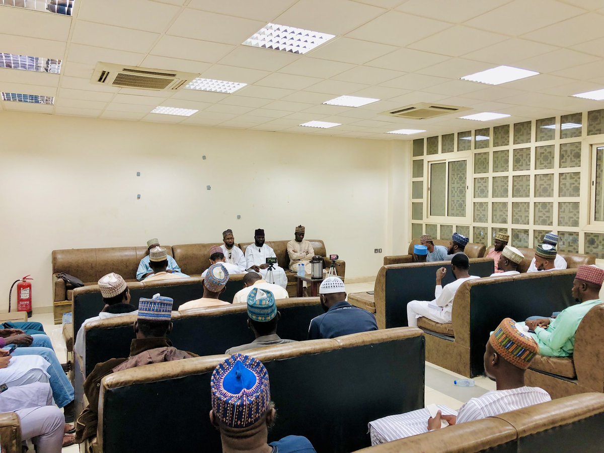 Foot_Ball199's tweet photo. Hotuna kenan Yayin da Malam Abubakar Muktar Yola ke Gabatarda Lakca a Dakin Taro na Dalibai, Wihda ta biyu hawa na Hudu a Jami’ar Musulunci ta Madina 11-12-2022 @AbuKhadeejah1 @mangaji_ @MNas33r @ElsourajTextile @el_mhndx @muhdBashirinuwa @yunus_jiddah @muhammadalkham2 https://t.co/AHWMZ6vhon