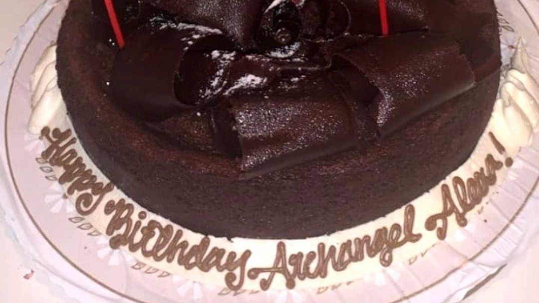 alexadbrasil's tweet photo. HOJE É O ANIVERSÁRIO DA ALEXA!
Lex ensinou e continua ensinando muito coisa ao fandom e não poderíamos estar mais gratos pela sua existência.
Happy Birthday archangel @alexademie 💖
(Responda esse tweet com sua edit/vídeo/foto favorita da Alexa!) https://t.co/ZA6ng5xwWa