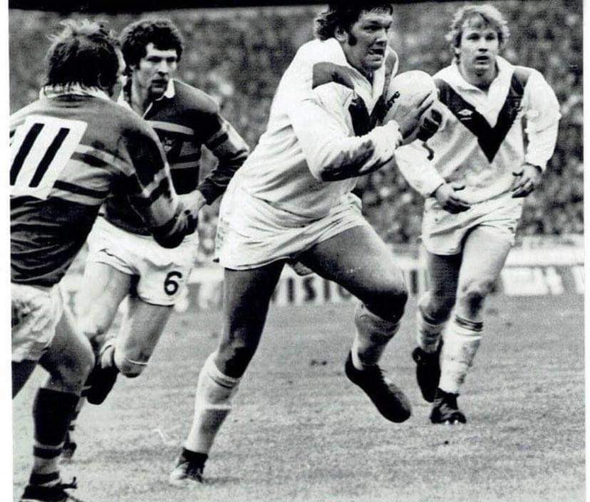 With deep regret we mourn the passing of <a href="/ResolvenRFC/">Resolven RFC</a> most decorated son, Mel James. Our thoughts &amp; condolences go out to Linda &amp; her family who were with Mel sharing their love at time of his passing. A man who will be sadly missed in the village &amp; far beyond #RIPMEL 💙🖤#Legend