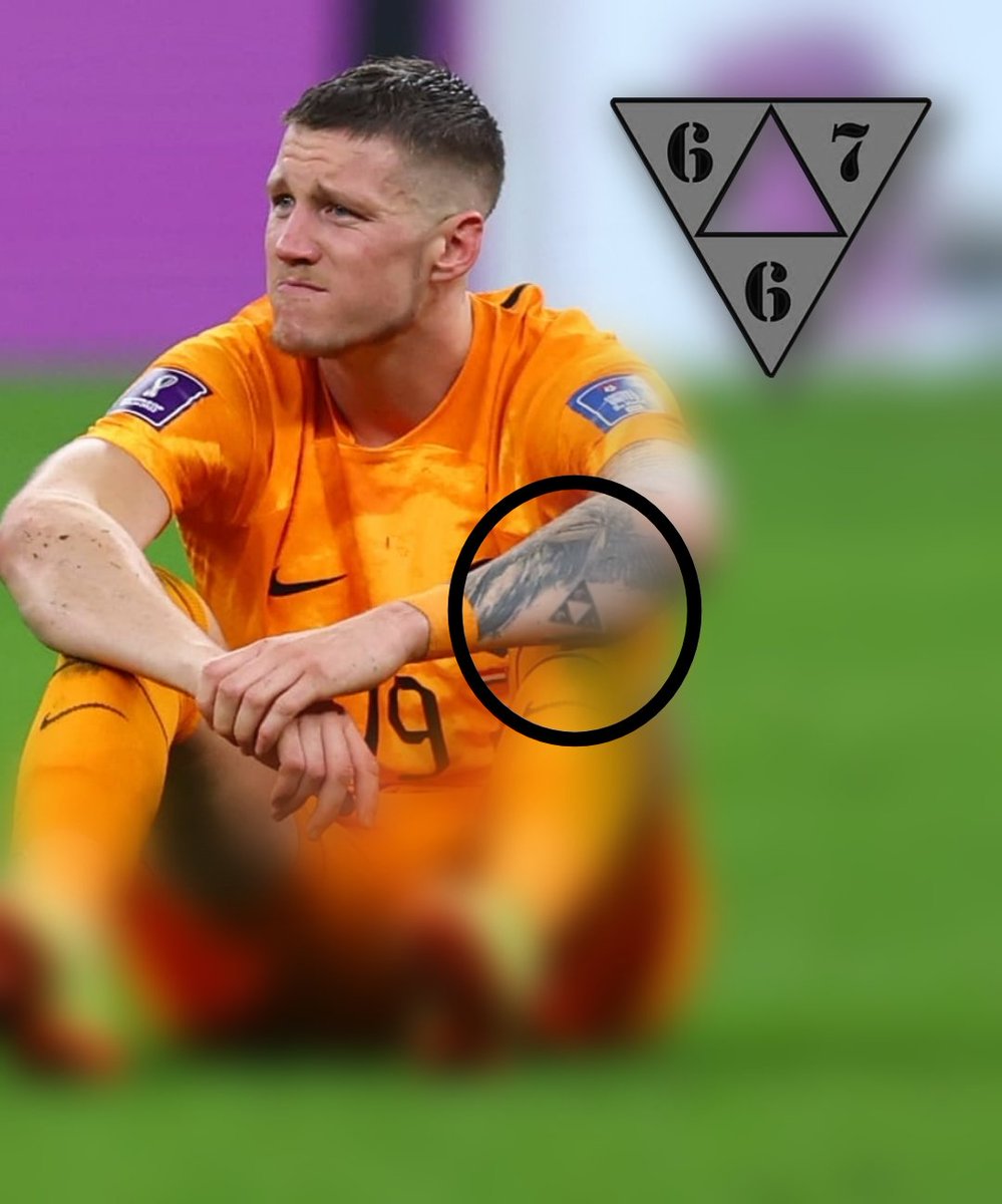 MercatoPlein's tweet photo. 🔴 Un détail qui a échappé à l'oeil de tous : le tatouage "667" de Wout Weghorst. 😳
Le collectif de rap semble avoir des adeptes dans toute l'Europe !
📸 Photo prise lors de Argentine - Pays Bas
#667 #weghorst #ned #ekipafond https://t.co/7B1N66pNHd