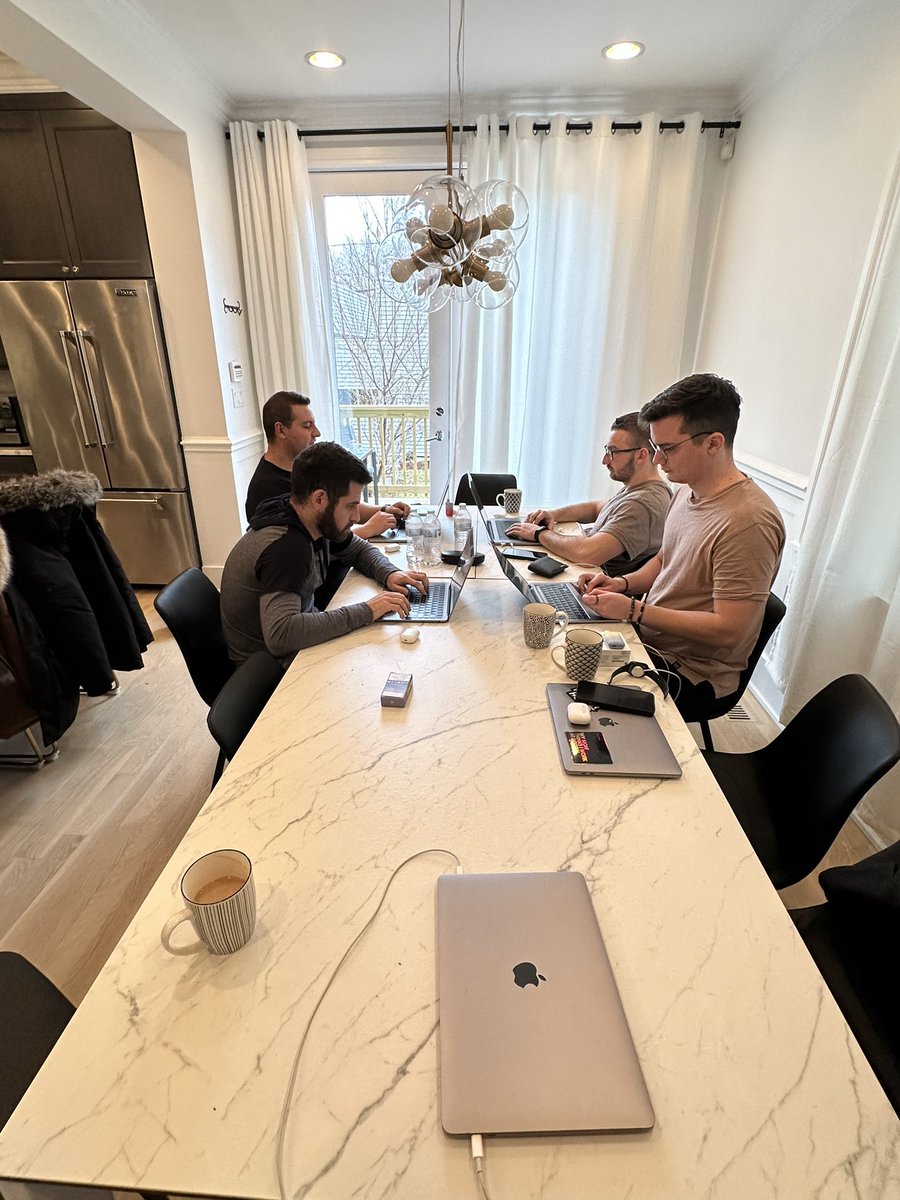 Gm! Sunday funday. What’s baking in the <a href="/exchgART/">Exchange Art</a> Chicago Hacker House? 

<a href="/morghulisart/">Horia</a> 
<a href="/RobeMalutan/">Roberto Malutan</a> 
<a href="/tiboprea/">Tib</a> 
<a href="/AndreiBalici/">Andrei Balici</a> 
<a href="/A2KDeFi/">A2KDeFi 🥐</a> 
@flashjpr