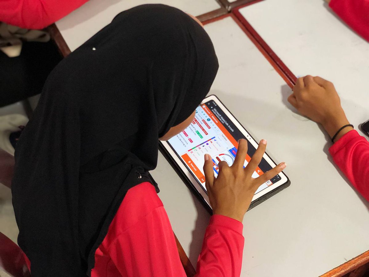 womenintechmv's tweet image. Students of Fuvahmulaku School joined us today for a fun #HourOfCode building the Wakanda Forever activity.

#HourOfCodeMV
@MoEdumv @Dhiraagu @FSFuvahmulah @codeorg