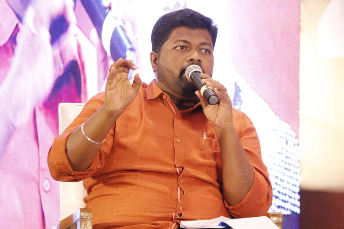 iamradioguru's tweet photo. I would like to thank @tndialogues for this great opportunity which help me to understand how much people love @pesutamizhapesu. Met so many people of all age groups &amp; the kind of love they shared is really motivating! Special thanks to annan @annamalai_k &amp; @AstroSehlvi avl! https://t.co/r2t7Hiv3F4