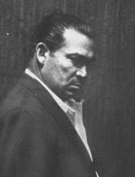 HumbertoMondej2's tweet image. Fulgencio Batista Zaldívar
Ya es hora de ir desbaratando de forma mas organizada el mito y la fracesita:
Batista bueno y solo Fidel fue el malo.
Han despedazado valiosos jóvenes.
La #C40 es el fin del ciclo:  
Dictadura de Derecha=&amp;gt;
Dictadura de Izquierda=&amp;gt;
Dictadura de Derecha=&amp;gt;