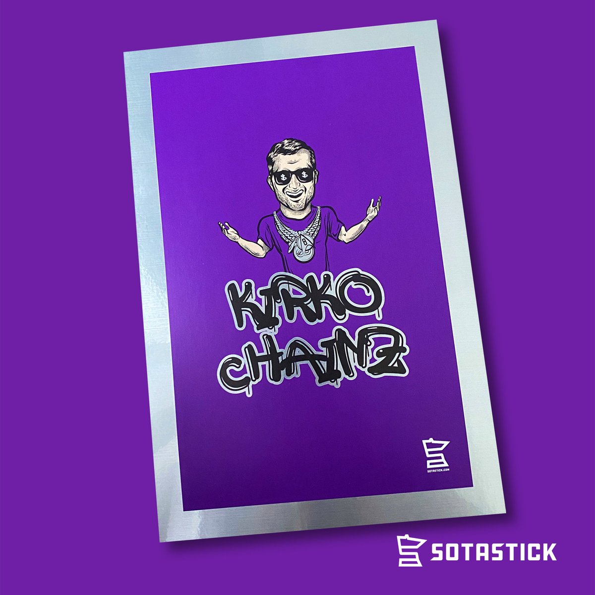 Purple_Insider's tweet photo. Teaming up with @SotaStickCo to give away a limited edition Kirko Chainz print!

Rules to enter:
1. Retweet this
2. Follow @SotaStickCo and @Purple_Insider 

It is a 12x18 sized print on brushed silver cardstock. 1 of 2 of this style in existence. It will be framed for the winner https://t.co/ilejGx86bS