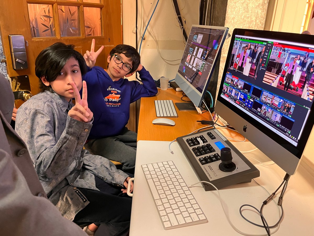solidrockadvent's tweet photo. The behind-the-scene @ Solid Rock! #SRSDA #AVTEAM https://t.co/xlc84wVbBq