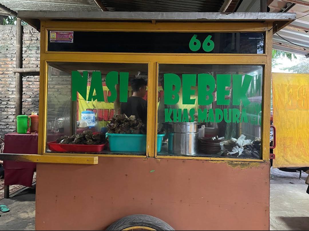 ✨Nasi Bebek khas Madura "Anugrah"✨

📍Sewon, Bantul (1,2Km ke arah selatan dari pertigaan kasongan)
💰IDR 30k
🕔 17:00-sak enteke

*Foto ambil dr gmaps*