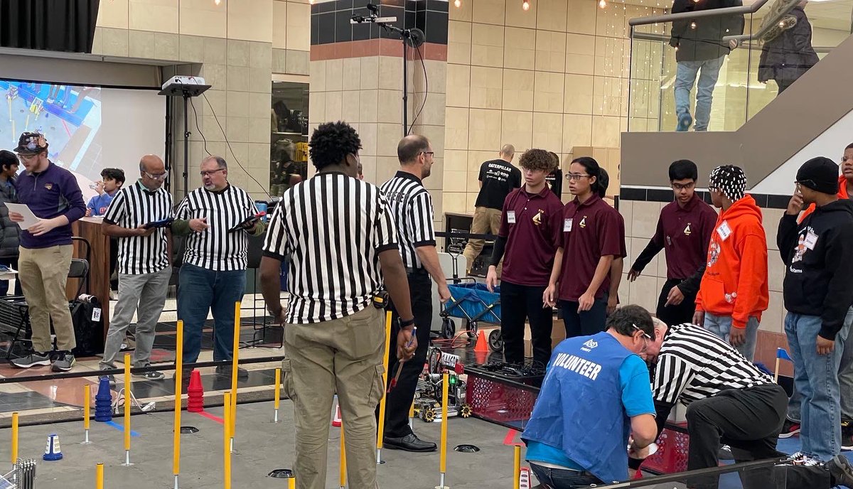 HowRobotics's tweet image. Yesterday, we participated in meet 2 at the Northwoods Mall where the event drew large crowds and curious onlookers. Sprint 6 went 4-1 obtaining a 221 penalty free match score along the way with the EP Robo Raiders!
-
#FTC #Robotics #Robot  #omgrobots #FYP