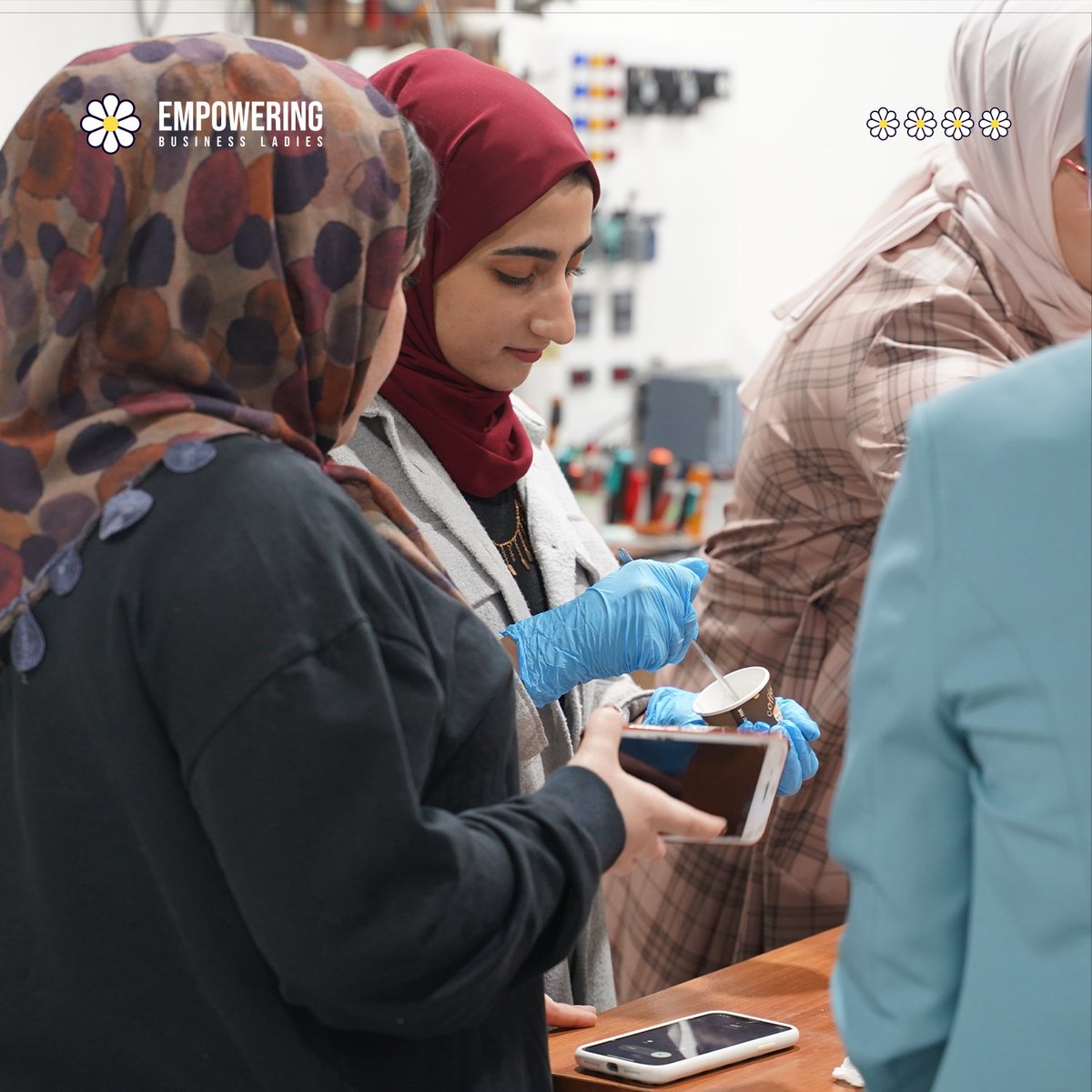 نهاية الجزء الأول من برنامج تمكين سيدات الاعمال في نينوى، تدرب المشاركات من خلال ورشة الميكرسبيس على كيفية استخدام التكنولوجية واليات التصنيع الحديثة لتطوير منتجاتهم التي يقدموها من خلال مشاريعهم الخاصة.