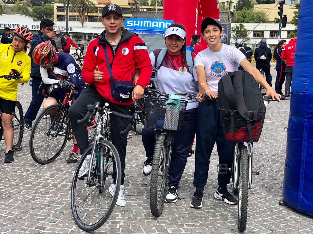 lacentralec's tweet photo. #LaUCEporQuito 👩‍🦽|
Estudiantes, docentes y autoridades de @lacentralec participaron hoy en el “Primer Paseo Inclusivo La UCE por Quito”. En la Plaza de la Facultad de Ciencias Administrativas, se cerró con éxito esta actividad deportiva y de sano esparcimiento https://t.co/e0Y7uua5LN