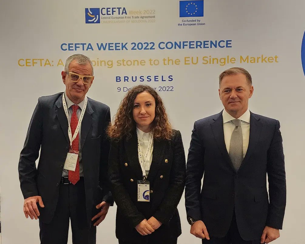 DedaJeta's tweet photo. Përfundimi i suksesshëm i EU - Balkan Summit nuk ka kaluar pa një jehonë pozitive edhe në javën @CEFTA_ në fjalët e Komisionerit @OliverVarhelyi dhe Drejtore së EC për WB, Michela Matuella. Suksesi i 🇦🇱 për projektin SEED+ CEFTA TRACES NT është zgjerimi me 18 produkte i listes.🇪🇺 https://t.co/ZdBwP7i0AA