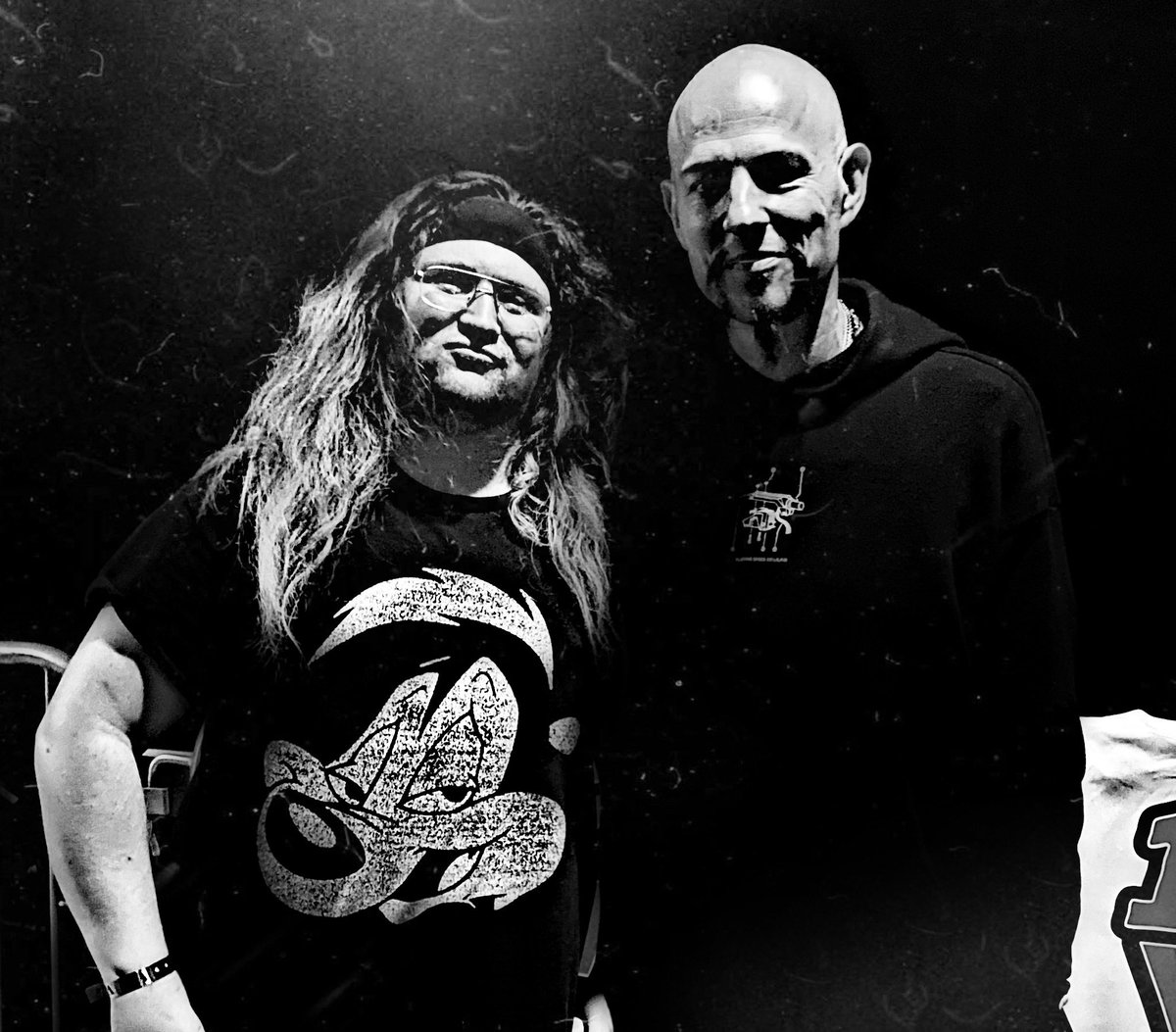 officialbfields's tweet photo. Got to see a lot of good friends last night at the show, but it was especially great seeing Matt Starr!
#mattstarr #acefrehley #mrbig #blackswan #echobats #beautifulcreatures #minefield https://t.co/cjFw2plt0Z