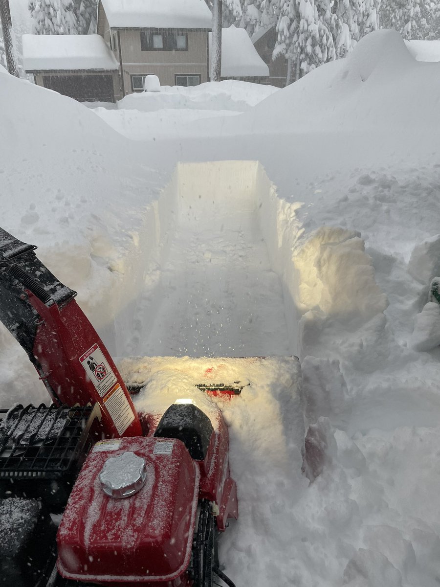 buckeye775's tweet image. Hopefully my NFL Sunday runs like my Trigg3300 snowblower.  🥳