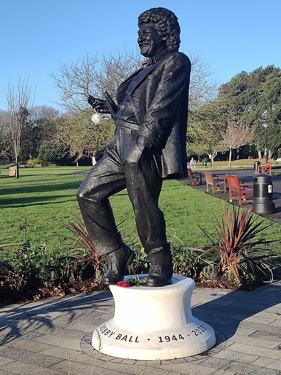 Caroline Kay tweet media