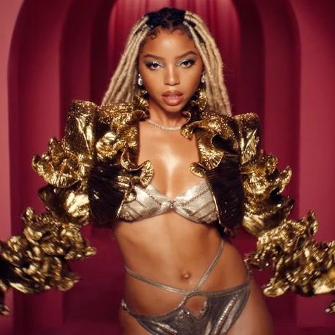 QGdoPOP's tweet photo. 🚨 Chlöe anunciará a capa e data do seu debut álbum nas próximas semanas, afirma insider! https://t.co/qPKlO3Le8Q