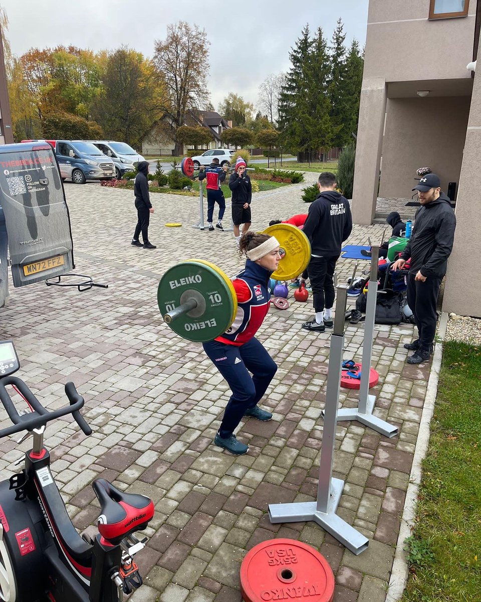 The_BBSA's tweet photo. Our Transits are often packed to the brim with training equipment to keep our athletes sharp no matter where they are in the world ๐ - it also means they can get their training done with some pretty incredible views!! ๐ป
#partnership #allenford #allenfordvans #bludenz #gym https://t.co/9dUBHURZuc