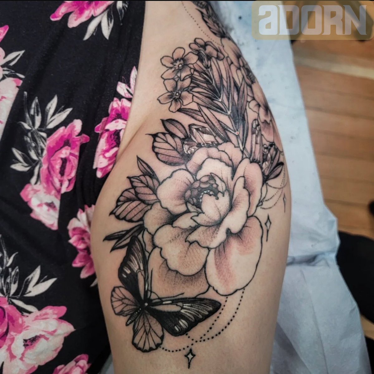 adornbodyart's tweet photo. A stunning array of botanicals and butterflies for @madalynraetattoos sweet client🌺🌼🌸

Thigh tattoos are no easy feat! 

Do you have your thigh tattooed? Ready for it? Make sure to reach out to @madalynraetattoos at madalynraetattoos@gmail.com to book your next session✨ https://t.co/ScQbKLlLp0