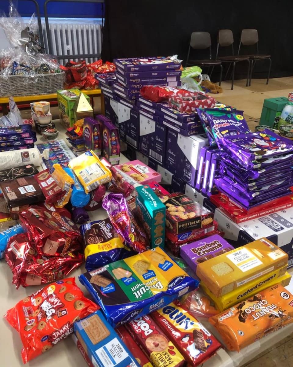 KnightsTouchRL's tweet photo. Awesome job done today by ourselves, @Rylands_Sharks and @RylandsMasters on a food bank collection drive for the Padgate area @WarringtonFB 
We've managed to collect a lot of food and other essential items. Hopefully this makes life a little easier for some in the local area https://t.co/JSAyvERNLQ