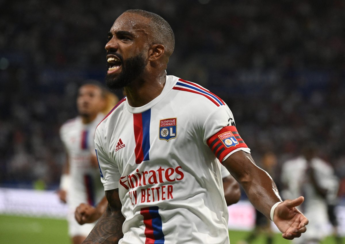 OL__Plus's tweet photo. L'#OL se rassure (un peu) en battant un #Liverpool remanié (3-1)
#LFCOL 
(O&amp;L : https://t.co/400O7Fk3hs) https://t.co/1FZoO4yYH7