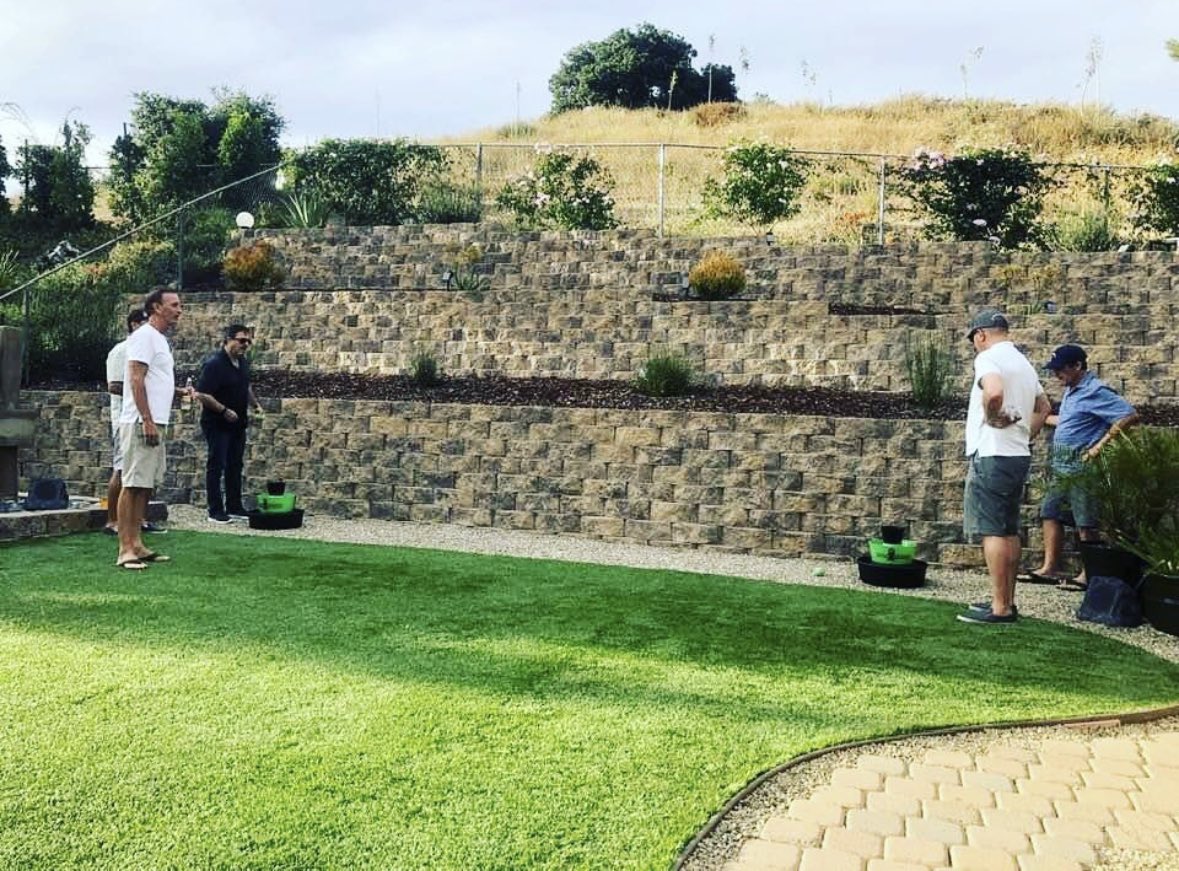 Backyard goals right here! 

West coast knows it’s Sunday Funday with #BULZiBUCKET.

#cornhole #sundayfunday