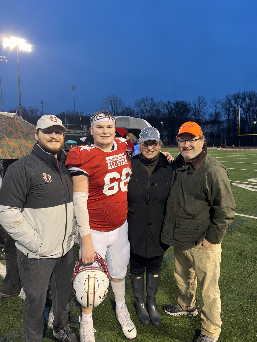 Walker Hawkins '23 represented <a href="/SGISGryphons/">St. George's Independent School</a> and <a href="/SGGryphFootball/">St. George's Gryphons Football</a> in the AutoZone Liberty Bowl All-Star Game! Walker's team won the game and received high praise for he and his teammates' dominant performance up front - way to go Walker!

dailymemphian.com/section/sports…

#GoGryphons