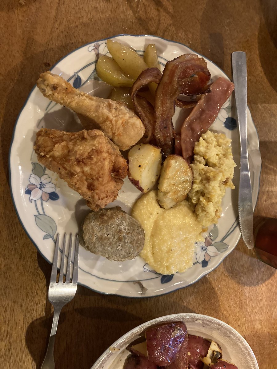 RickLillyHCPS's tweet photo. No better way to celebrate a @gohshsfootball state championship than brunch at @tnmonells with my good friend @prather_chad Some of the best food, hospitality and culture in the world! @HSHS_Principal @DSACoachHlee_4 #passtotheleft https://t.co/709ZIasWnt