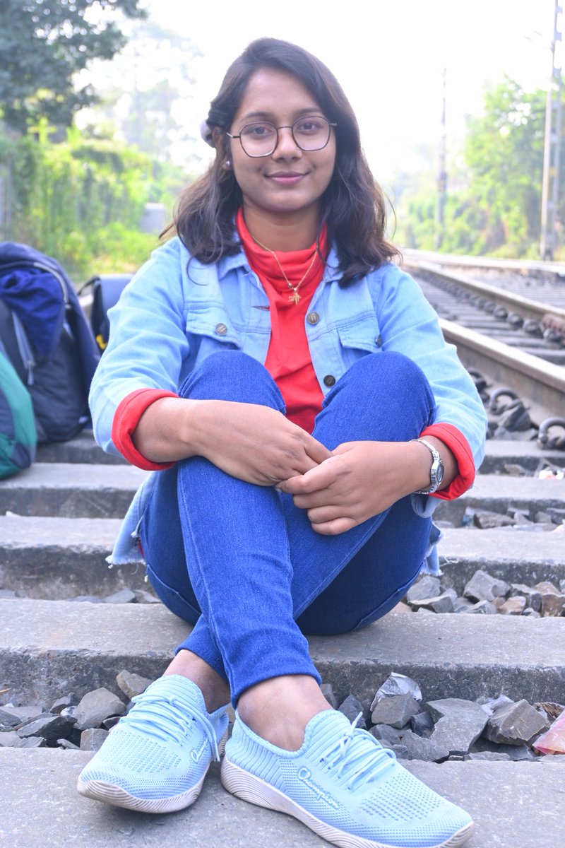 Pavigobbaka1's tweet photo. "A smile is a curve that sets everything straight" https://t.co/KpyG2EPFaf