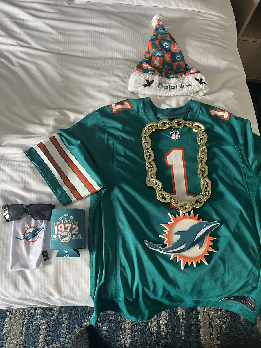 I’m ready for tonight <a href="/MiamiDolphins/">Miami Dolphins</a> !! #FinsUp #sundaynightfootball #TuaTime