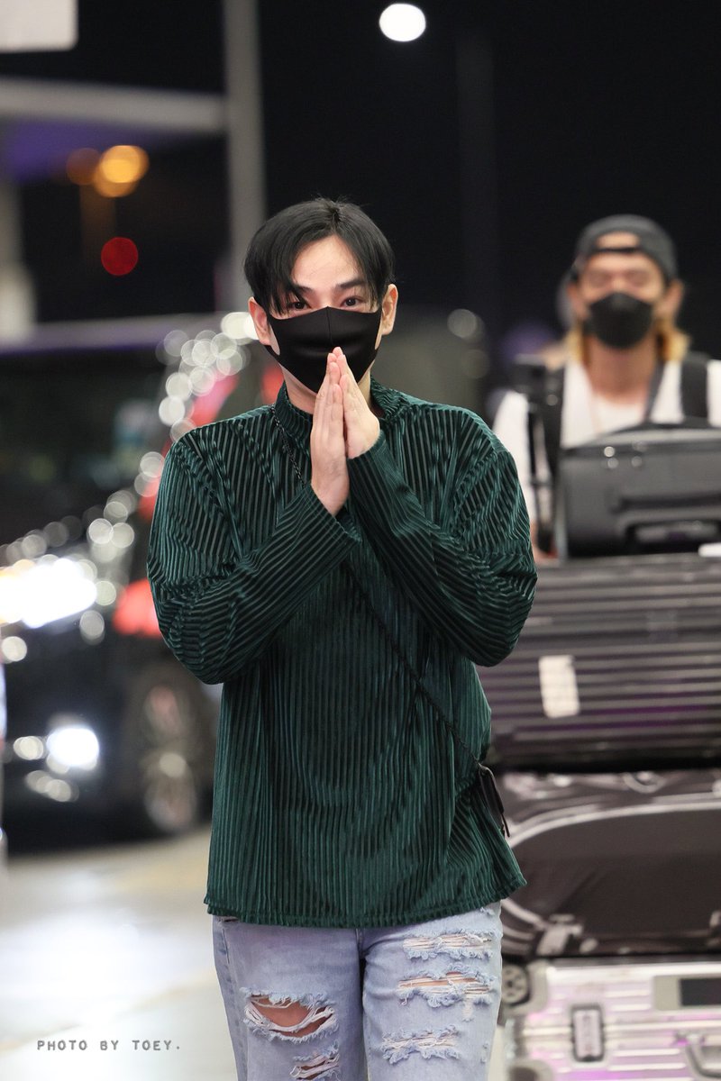 photobytoey's tweet photo. ไม่ตกเครื่อง เย้!! 

#ผลิตเดินทางปลอดภัย 
#ペックパリット
#เป๊กผลิตโชค
#PeckPalitchoke
#palitgallery 
#photobytoey https://t.co/baXt3J7sji