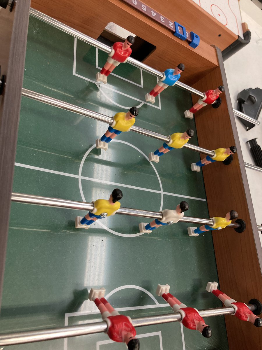 AlanTonge_Briz's tweet photo. What the Hell is wrong with some people? #Fussball #ignorance #WTAF #WrongOnSoManyLevels https://t.co/IhlLWybRmx