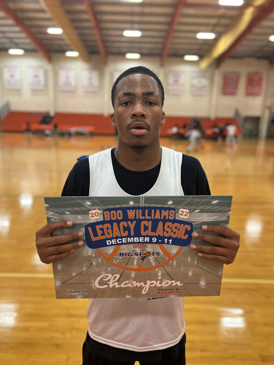 BigShotsGlobal's tweet photo. #BigShots #BooWilliamsLegacyClassic 

High School Champion 🏆 

Champs: S.O.C (NC)

MVP: Evan Ashemore finished with 17 points https://t.co/Ag0bVJsv26