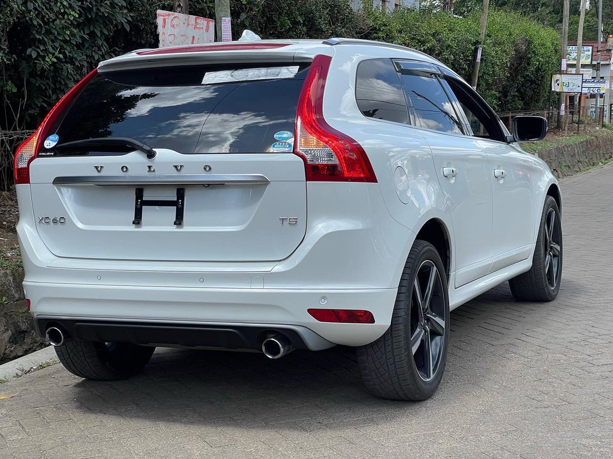 markmchuma's tweet photo. VOLVO  XC60  T5
#RDesign 
❤️‍🔥Panoramic Sunroof❤️‍🔥
Colour: White
Year: 2015
Price:Kes; 3.89M
Contact: Call/text 0100100107 https://t.co/RchgBi1WXn