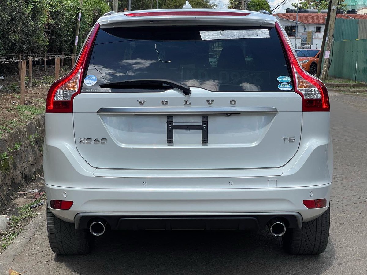 markmchuma's tweet photo. VOLVO  XC60  T5
#RDesign 
❤️‍🔥Panoramic Sunroof❤️‍🔥
Colour: White
Year: 2015
Price:Kes; 3.89M
Contact: Call/text 0100100107 https://t.co/RchgBi1WXn