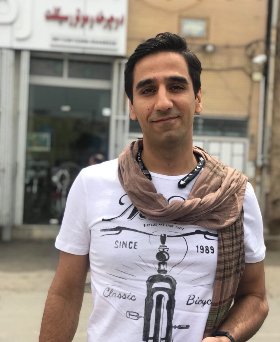 gheiremmd's tweet photo. #منصور_احمدی_فولادی (شروین)
متولد ۱۳۶۴، کارشناسی ارشد هوافضا پنجشنبه صبح از طریق تماس تلفنی خانواده اش را مطلع کرد که: 
در تجمع ۱۶ آذر دستگیر و پس از ضرب و شتم به زندان منتقل شد

لطفا صداش باشیم تا صداش خاموش نشده https://t.co/MyyYsVxrYm