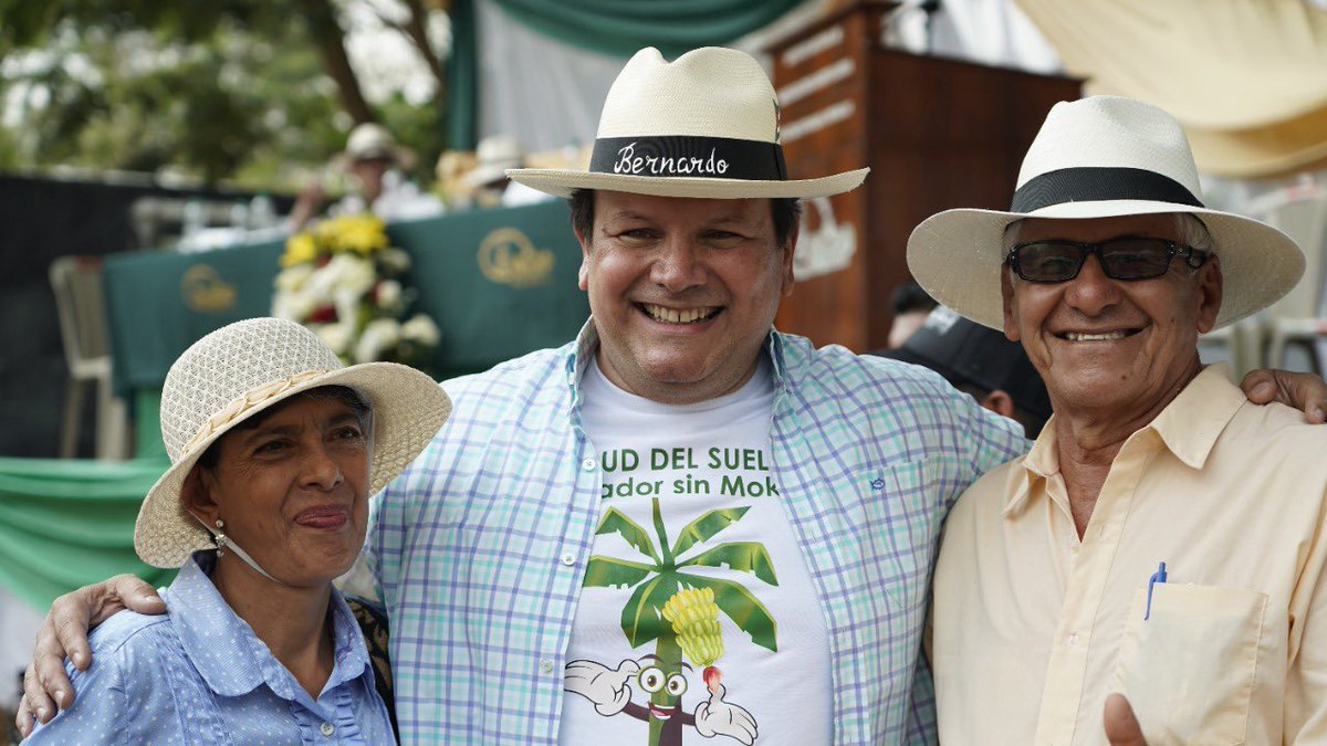 AgriculturaEc's tweet photo. #Manabí | Asistimos a la Fiesta de la cosecha en el Instituto Nacional de Investigaciones Agropecuarias (INIAP) en Portoviejo. El evento rescata las actividades más tradicionales y contribuye a impulsar la comercialización de los pequeños agricultores de la provincia. https://t.co/ctXzXU1gDX