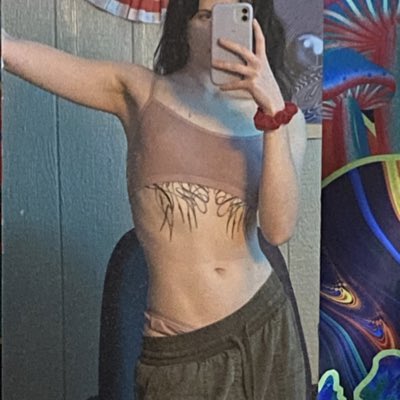 EmilyBenton's tweet photo. #NewProfilePic yuh https://t.co/HznaCRjLyu