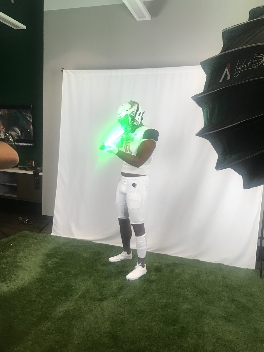 laylowwaller's tweet photo. After an AMAZING OV, I’m excited to announce my recruitment is officially SHUTDOWN! Let’s rock out @UAB_FB @DilfersDimes #WinAsOne https://t.co/R3DXfCHuCf