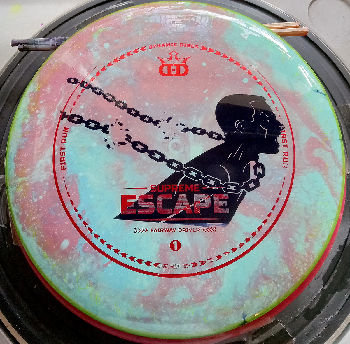 AdventuresGuide's tweet photo. In The Chains Disc Golf features disc golf dyes and stencils by 2Dye4Discs. #Discgolf #AGLDiscs #Discmania #Lattitude64 #DynamicDiscs #Prodigydiscs #tdidiarmy #discgolf #discgolfstencils #thedifferenceisdoingit #discgolfdaily #discgolflife #discgolfdyes https://t.co/Iwi3KACbux