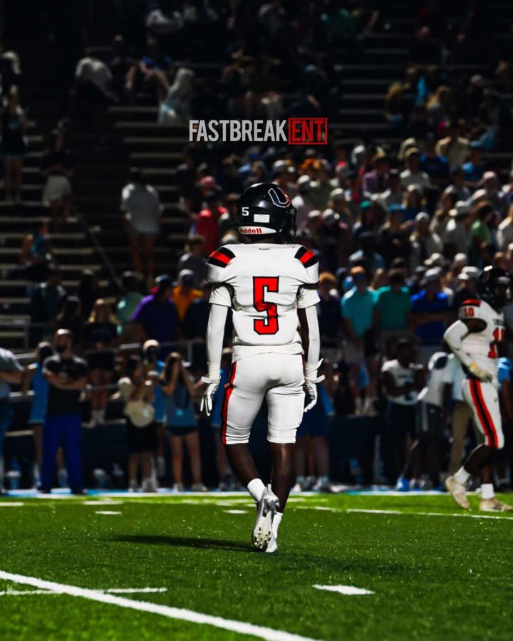 First off I would like to thank all of my coaches for believing in me putting me on the field I like to say thanks to my supporters from day 1 I had up and down season and I will be taking my talents to the next level I’m always gonna be a farmer whatever I go 5 out❤️✌🏾