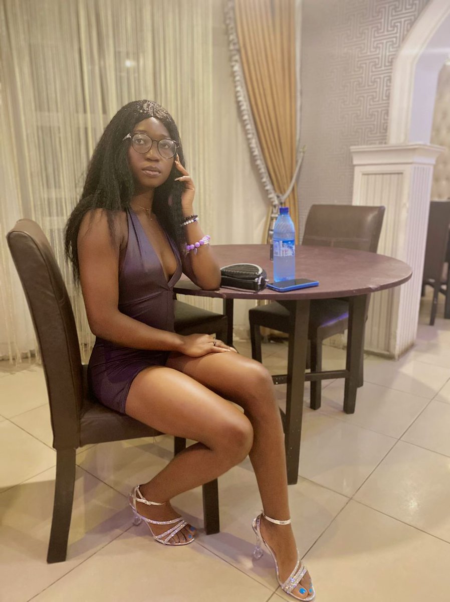 cho_cola_'s tweet photo. New week, new beginning, new blessings to count and new pictures 🥵👑💦 https://t.co/fnXIAlJdMu